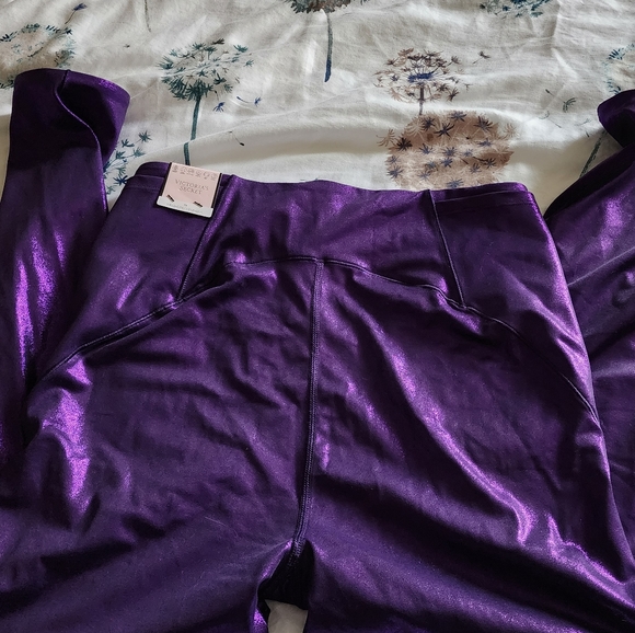 Victoria Secret Leggings shimmery purple NWT - Picture 2 of 3